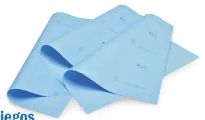 PLIEGOS DE PAPEL CREPADO GRADO MÉDICO DE 60 x 60 CM. PAQUETE CON 250 PLIEGOS. MARCA EEE.